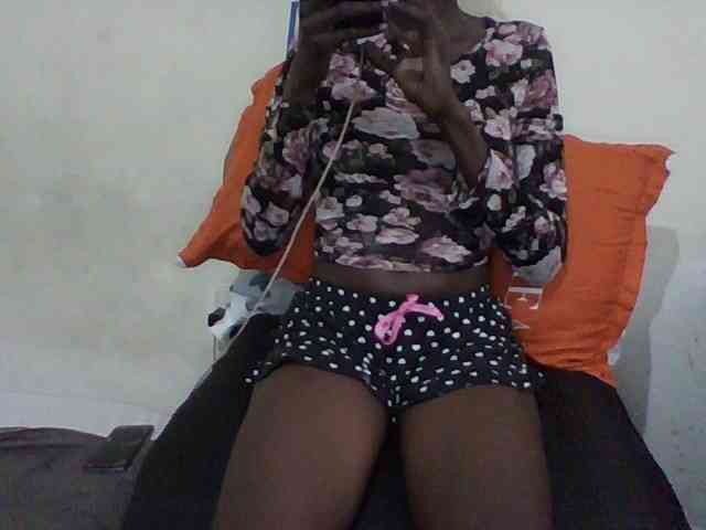Sky_Sophia webcam