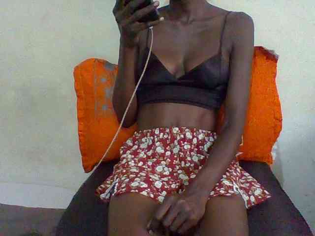Sky_Sophia webcam