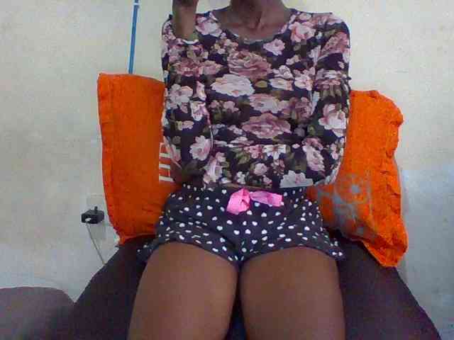 Sky_Sophia webcam