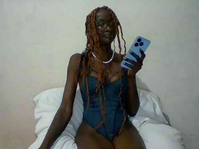 Sky_Sophia webcam