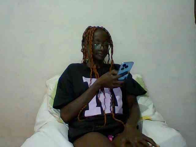 Sky_Sophia webcam