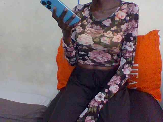 Sky_Sophia webcam