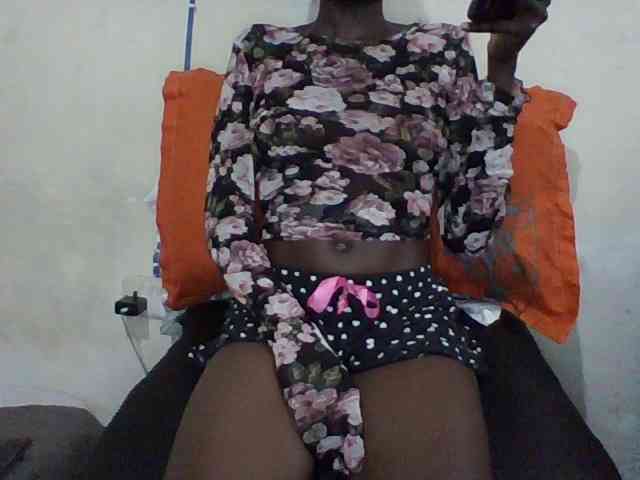 Sky_Sophia webcam