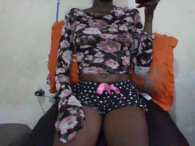 Sky_Sophia webcam