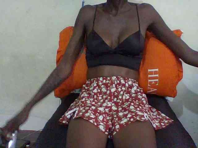 Sky_Sophia webcam