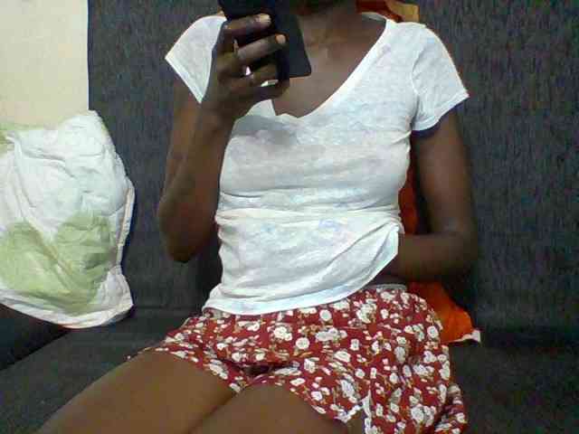 Sky_Sophia webcam