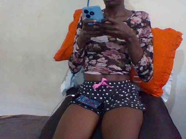 Sky_Sophia webcam