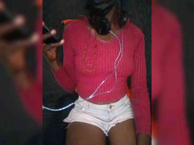 Sky_Sophia webcam