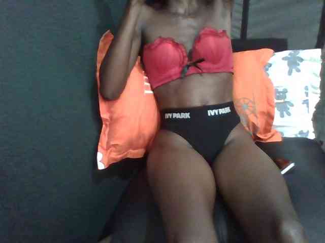 Sky_Sophia webcam