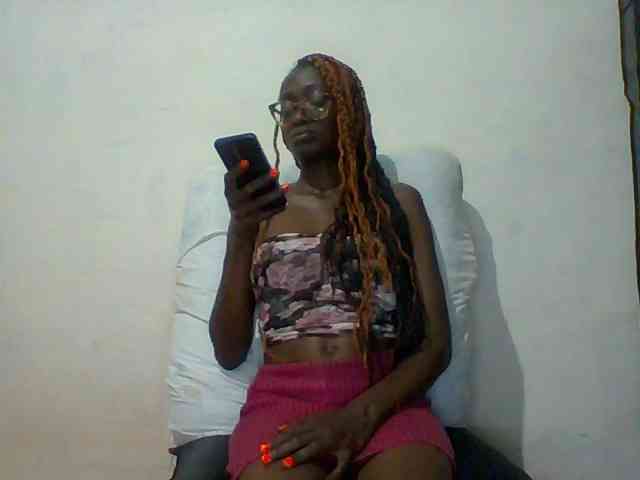Sky_Sophia webcam