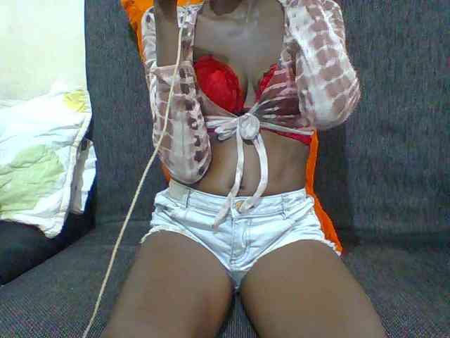 Sky_Sophia webcam