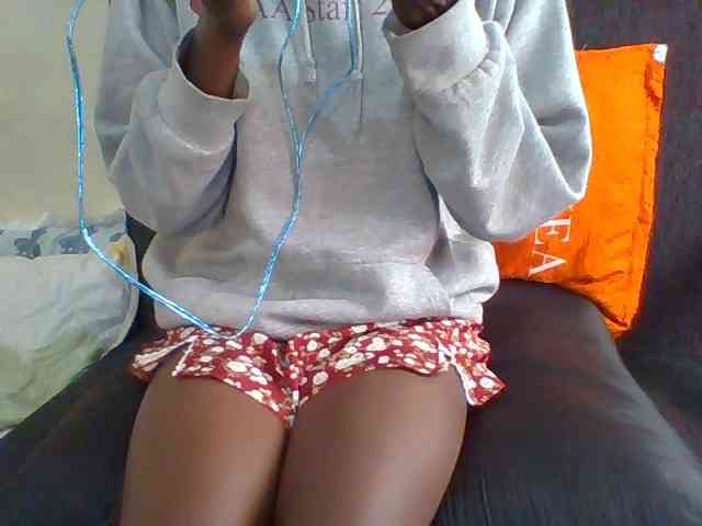 Sky_Sophia webcam