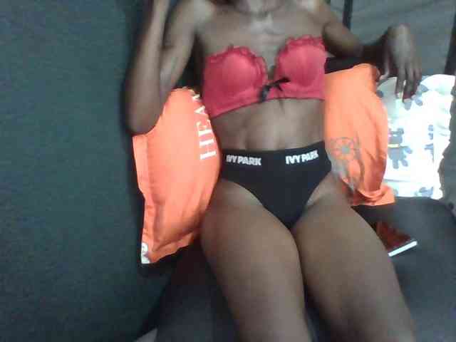 Sky_Sophia webcam