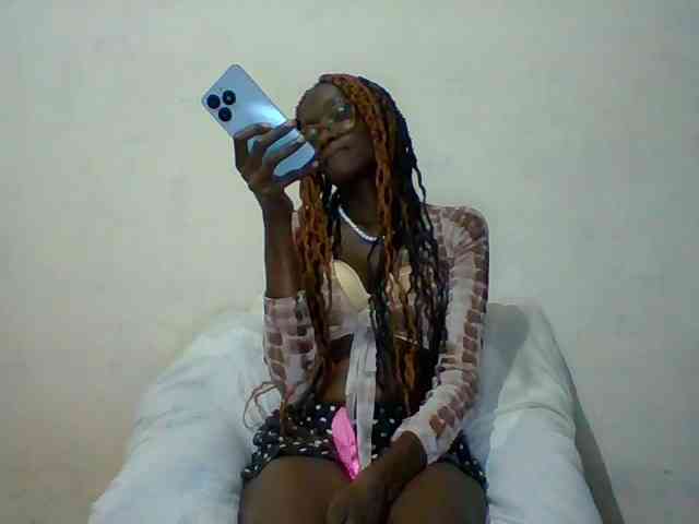 Sky_Sophia webcam