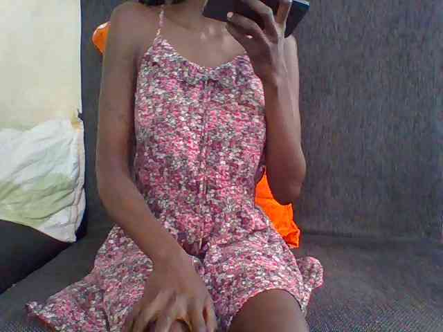Sky_Sophia webcam