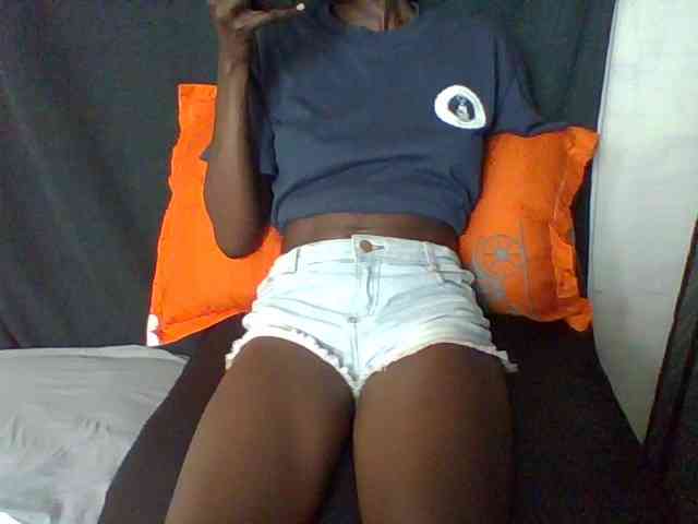 Sky_Sophia webcam