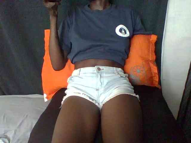 Sky_Sophia webcam