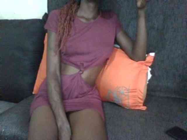 LunaAdut Live Webcam on BongaCams
