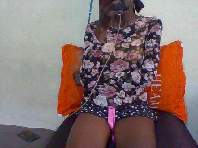 Sky_Sophia webcam