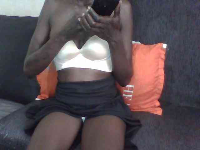 Sky_Sophia webcam