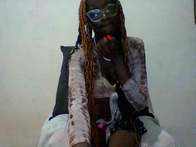 Sky_Sophia webcam
