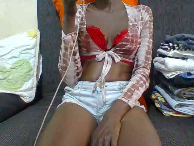 Sky_Sophia webcam