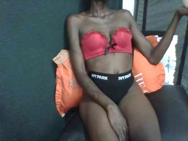 Sky_Sophia webcam