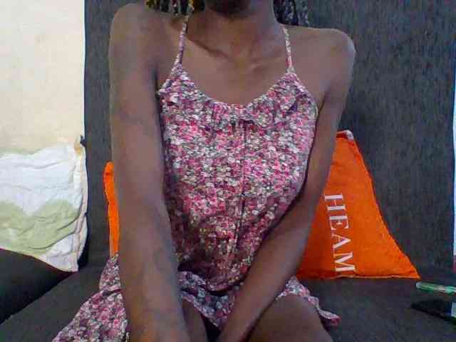 Sky_Sophia webcam