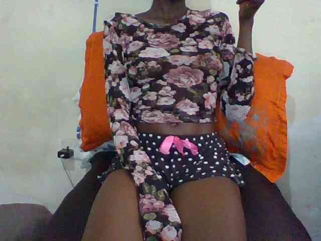 Sky_Sophia webcam