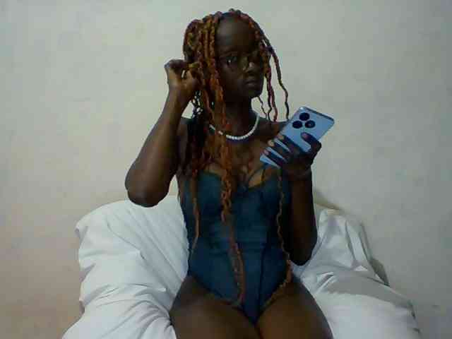 Sky_Sophia webcam