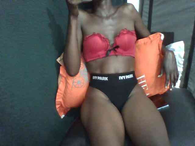 Sky_Sophia webcam