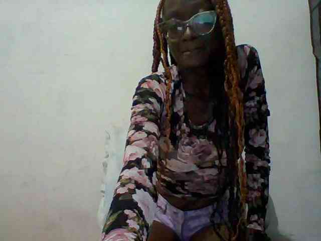 Sky_Sophia webcam