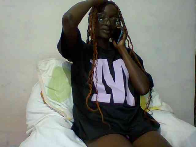 Sky_Sophia webcam