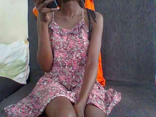 Sky_Sophia webcam