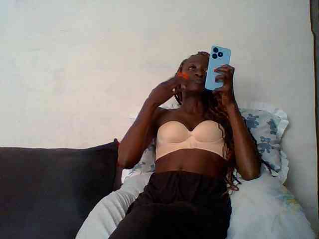 Sky_Sophia webcam
