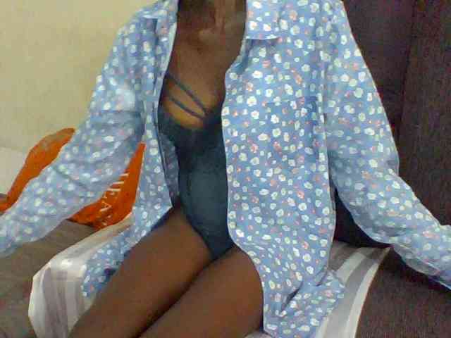 Sky_Sophia webcam