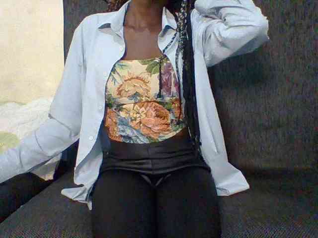 Sky_Sophia webcam