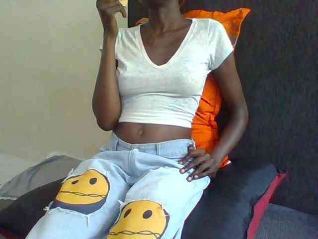 Sky_Sophia webcam