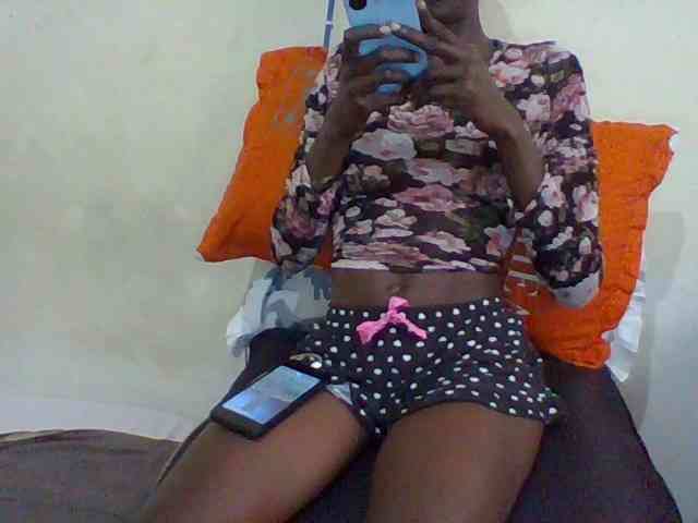 Sky_Sophia webcam