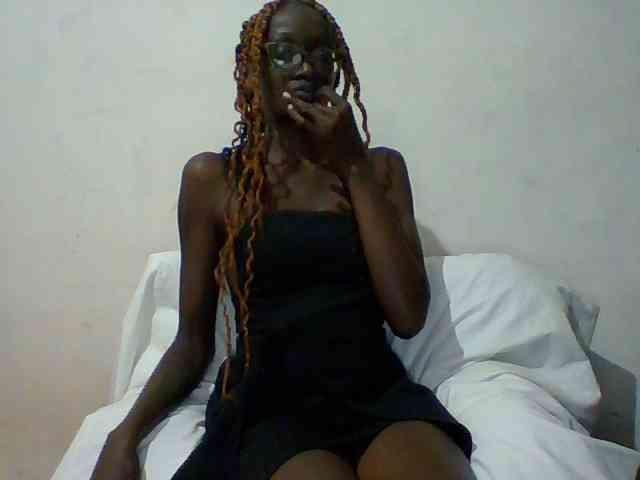 Sky_Sophia webcam