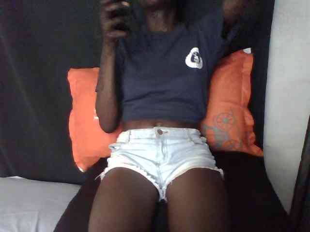 Sky_Sophia webcam