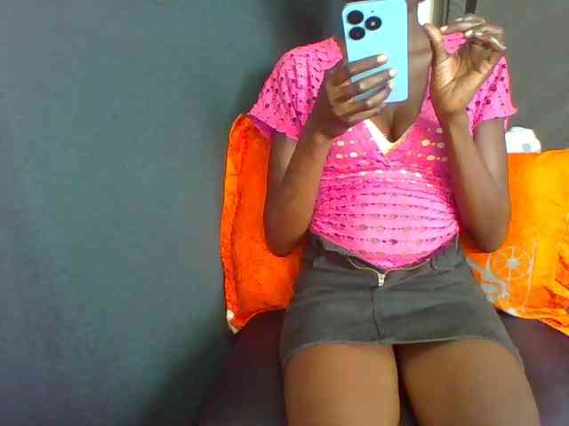 Sky_Sophia webcam