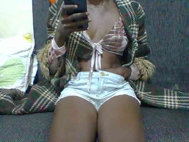 Sky_Sophia webcam