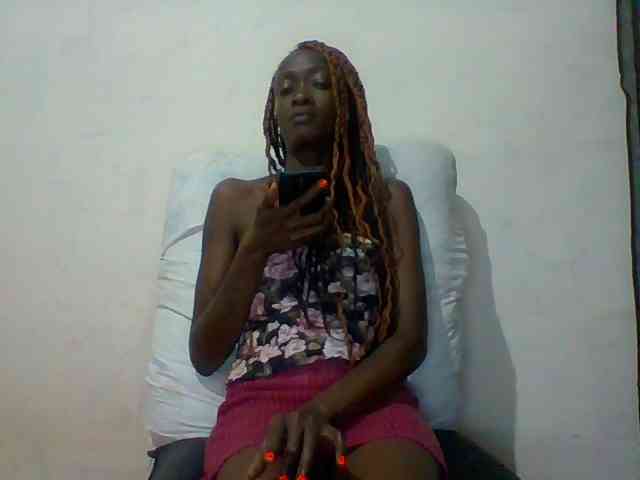 Sky_Sophia webcam