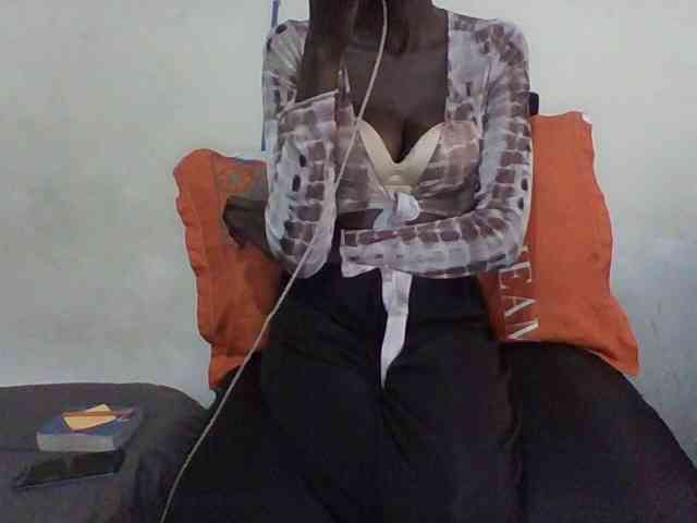 Sky_Sophia webcam