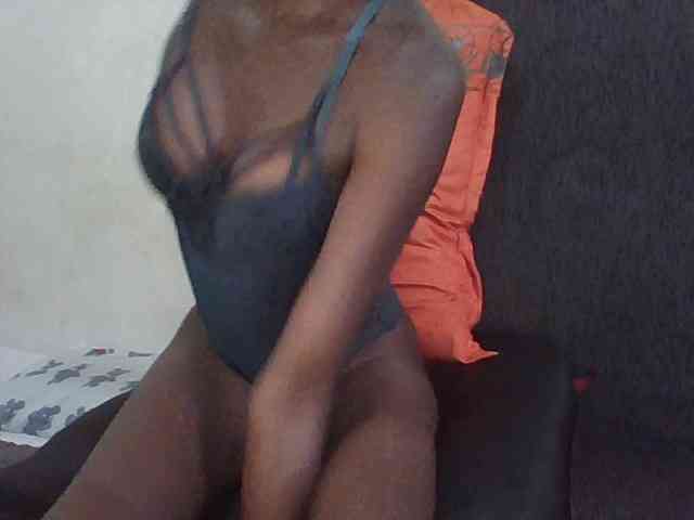 Sky_Sophia webcam