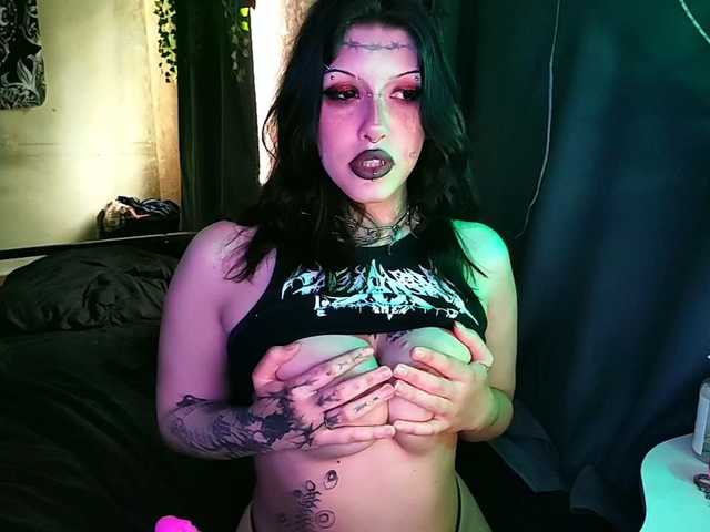 Harakassi's BongaCams show and profile