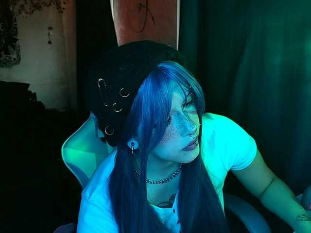 Harakassi live cam on BongaCams