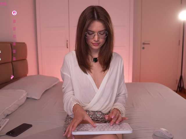 Kadriaa live cam on BongaCams