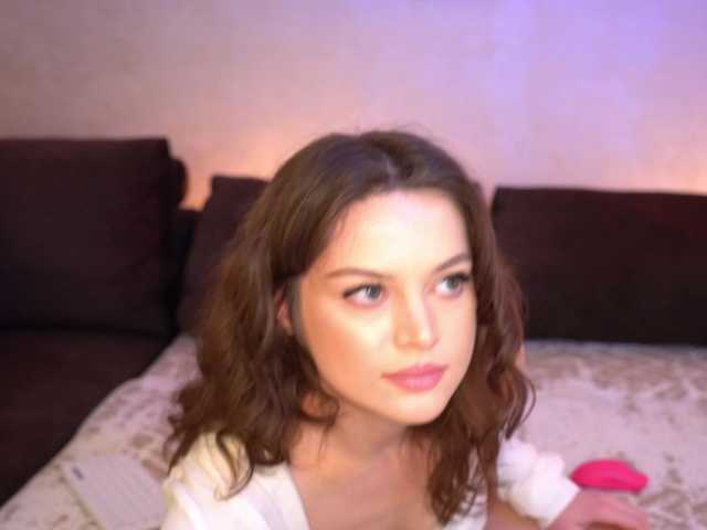 Kadriaa's BongaCams show and profile